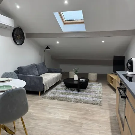Daire Longchamps 1 - Magnifique Appartement, 1 Sous Les Toits, Clim